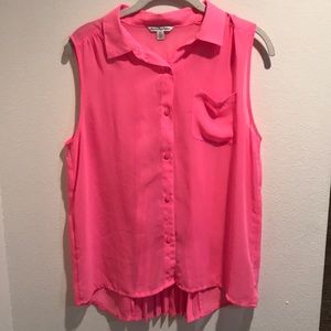 Sleeveless AE Blouse